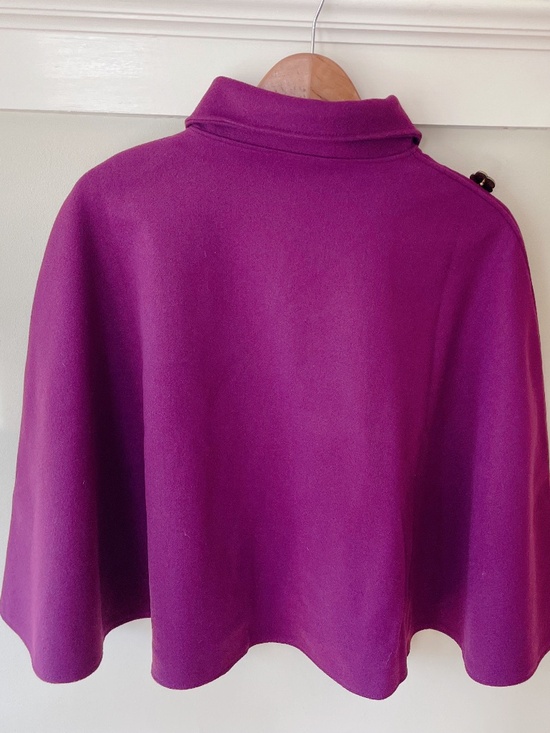 Purple Wool Blend Capelet | Vintage Button Detail | Chic Winter Layering Piece - Picture 2 of 8
